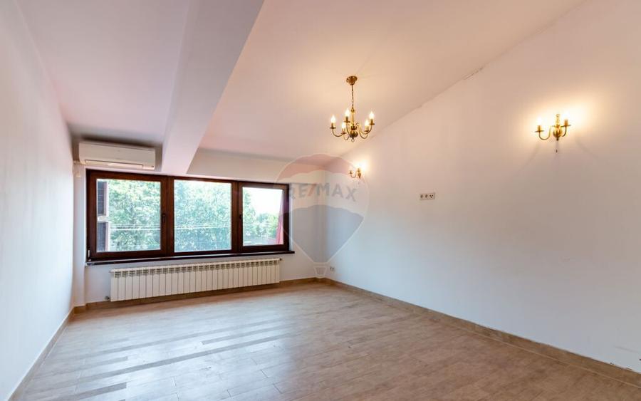 De vanzare cladire multifunc?ionala Calea Ferentari - 11