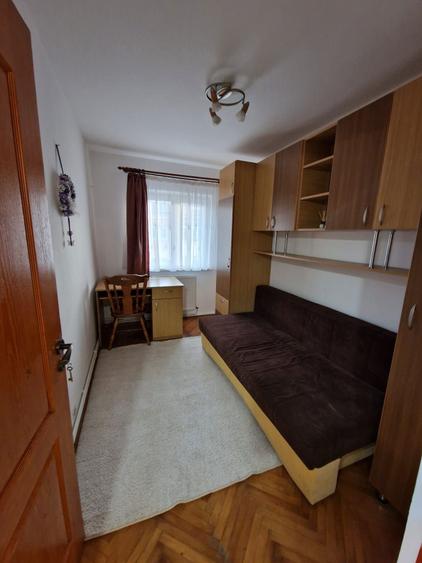 Inchiriez apartament 3 camere Valea Aurie - 6