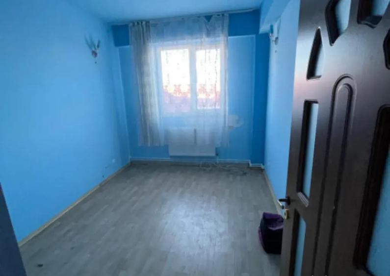 VILA cu spatii comerciale situata in zona CUMPANA - 9