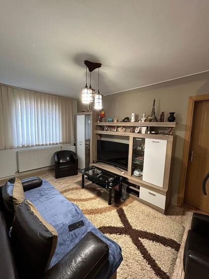 Inchiriez apartament cu 3 camere - 2