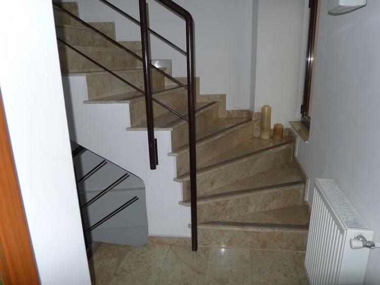 Inchiriere vila P+2+M cu 6 camere constructie 2008 ideal clinica stomatologica - 14