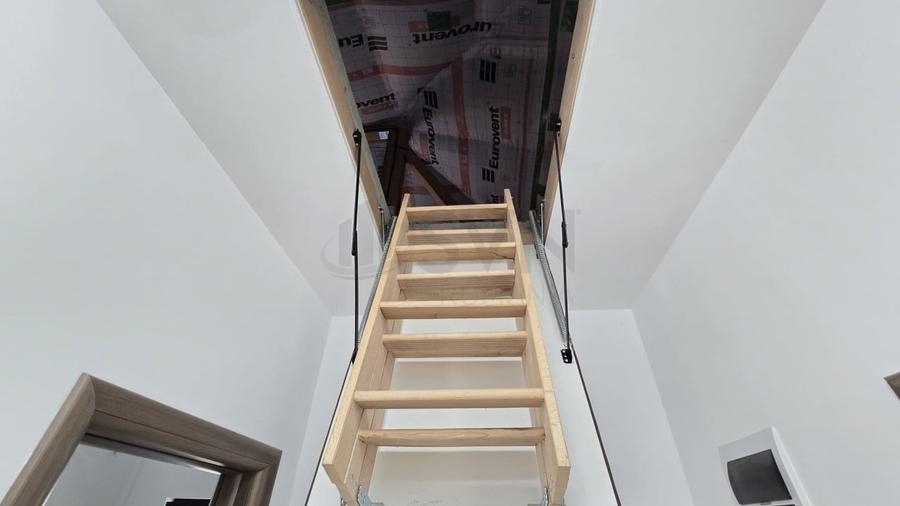 Casă individuală cu 5 camere cu Canalizare în Tunari