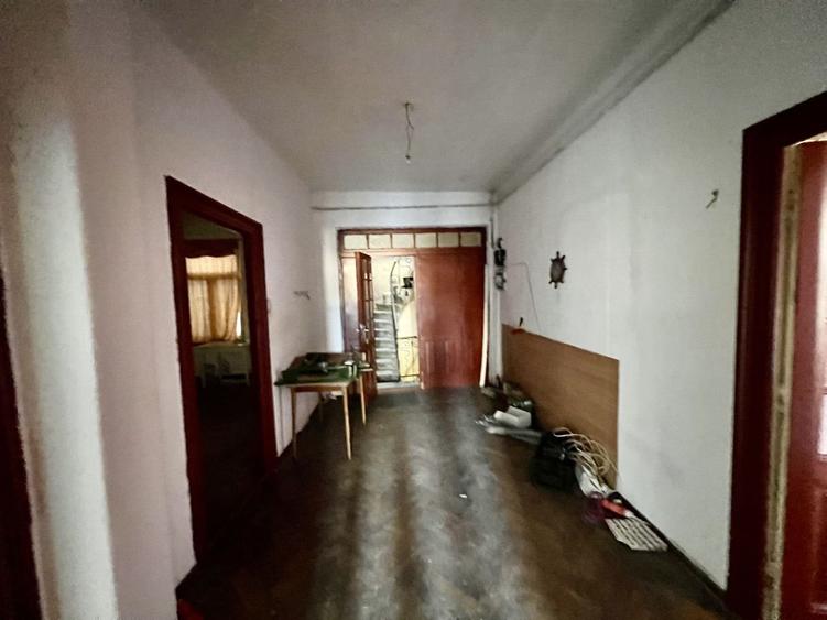 Imobil 2185 mp Centrul Istoric Piata Unirii 500 mp teren vitrina 19 m - 17