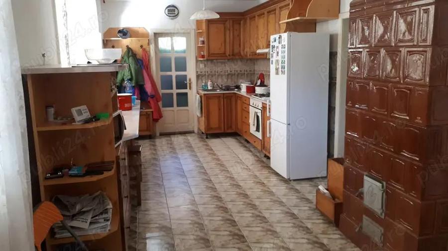 Casa mare de familie + casa secundara, teren 5500 m2 , 300 pomi Oradea, strada Prunilor - 1