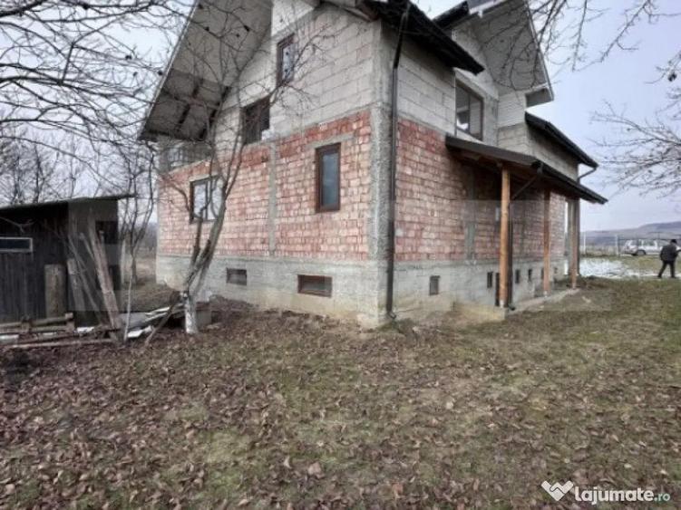 Casa la ro?u Mana?turel ,teren generos,priveli?te pano - 16