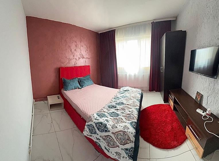 Apartament cu 3 camere decomandat în 8 Martie