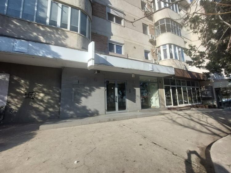 FAR - bd. 1 Mai, spatiu comercial 98 mp. - 2