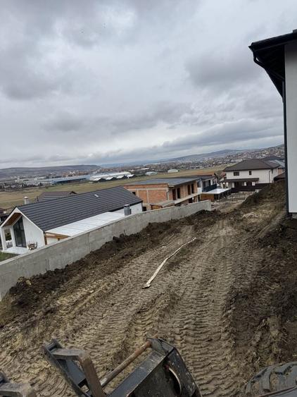 Vind casa in Dezmir - 1