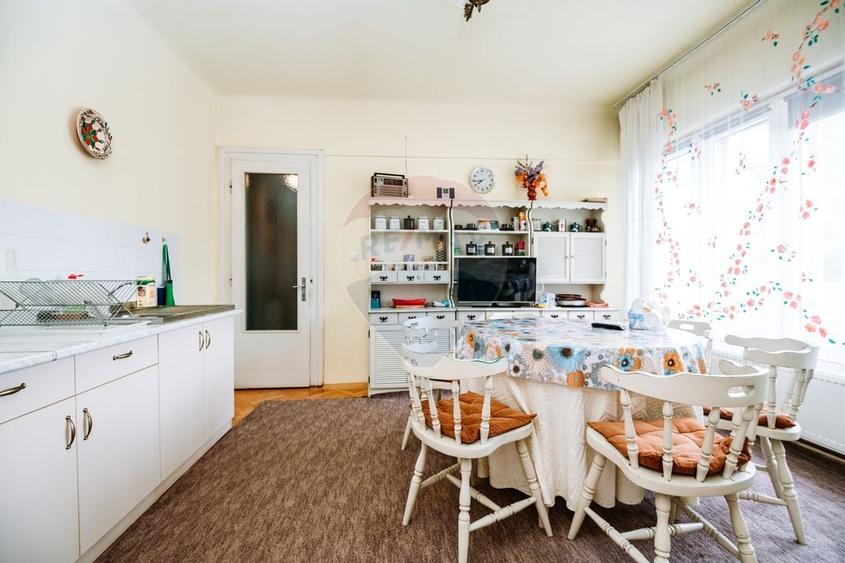 Apartament spatios cu gradina proprie intr-o vila interbelica renovata - 25