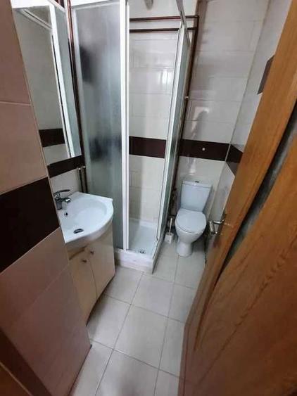 Vand apartament 2 camere pe strada 9 mai - 1