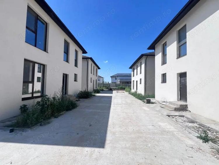 Vanzare Vila Individuala/Cristalului/5 camere id nr 54 - 3