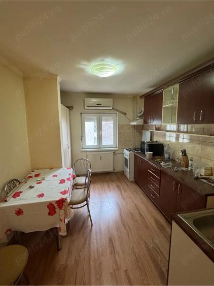 Vand apartament 3 camere cu garaj sub bloc zona Soarelui - 4