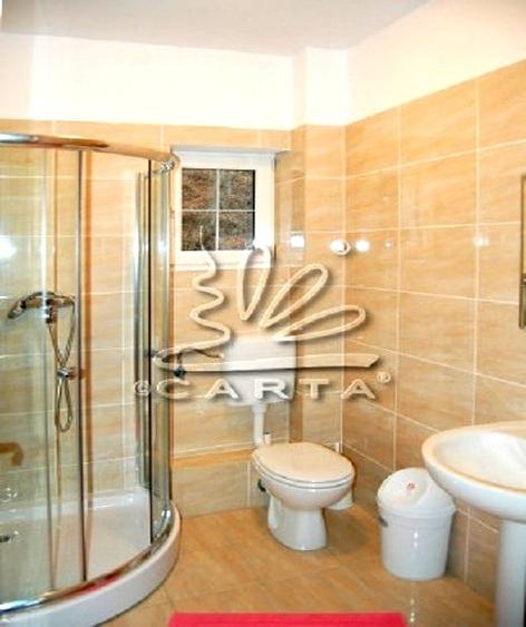 Vila de Vânzare lângă Castelul Bran – Oază de Liniște și Eleganță - 10