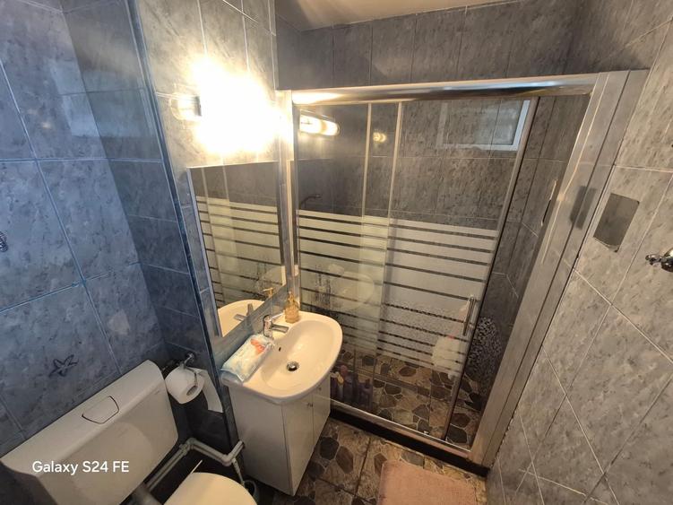 De vânzare – Apartament cu 4 camere | 80 mp | Parter înalt | Boxă + Parcare | Zo - 9