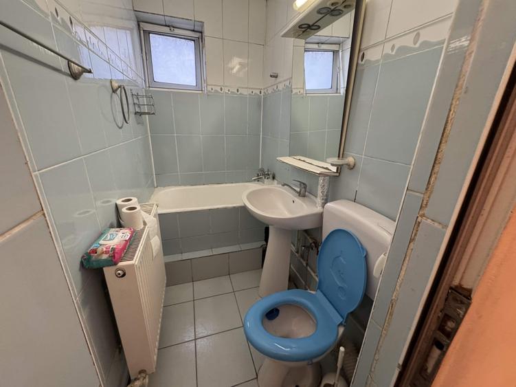 4 cam, etaj 2, 60 mp, bloc caramida, zona centrala Caracal - 20