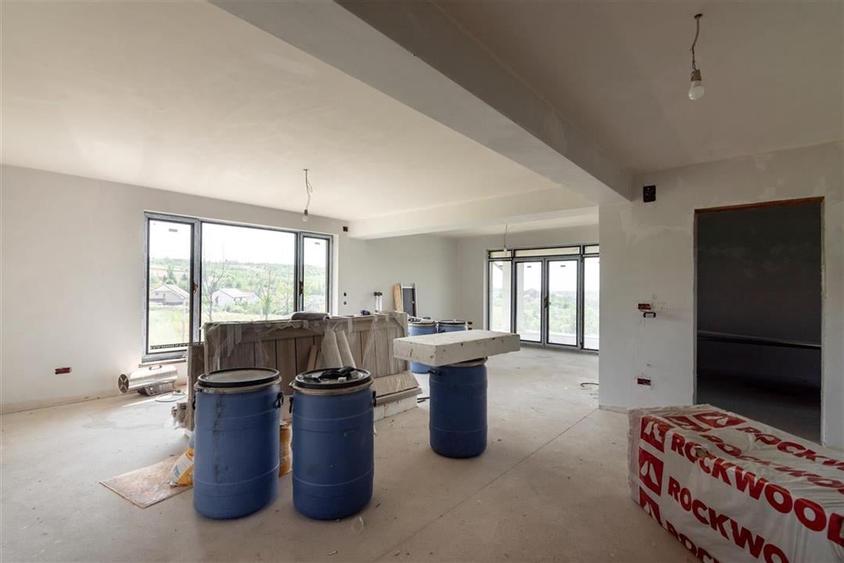 Casa cu living+3 camere cu panorama si teren mare pe Sofiei - 11