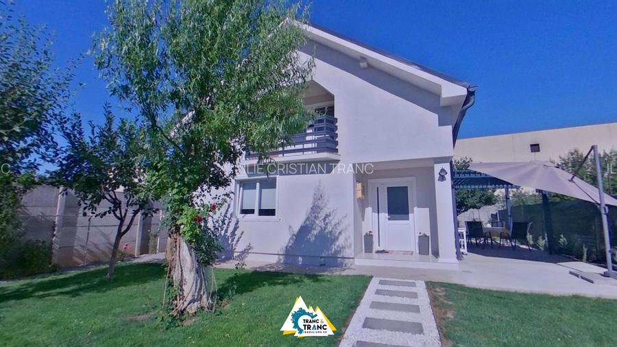 Casă cu 3 camere în Aurel Vlaicu