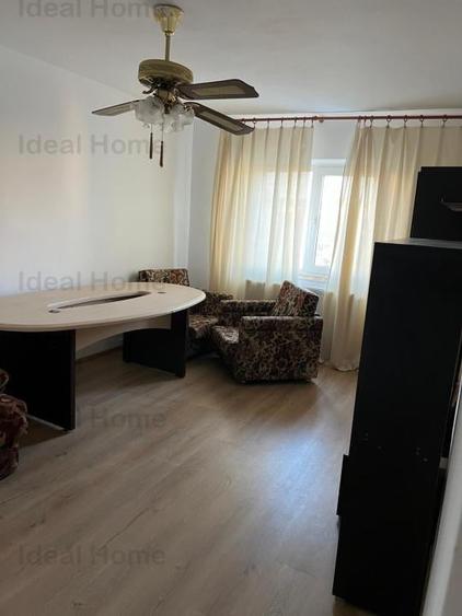 Husi. Centru. 3 camere. Etaj 3 din 4 - 8