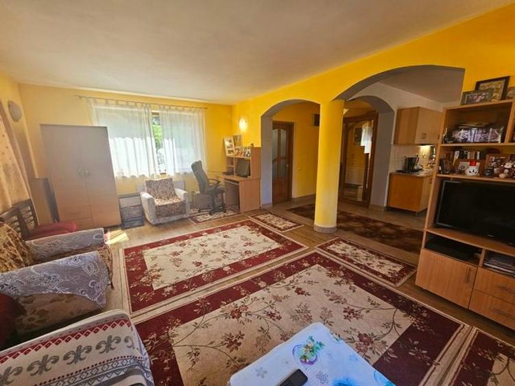 VILĂ ELEGANTĂ CU PRIVELIȘTE DEOSEBITĂ – VALENII DE MUNTE - 30