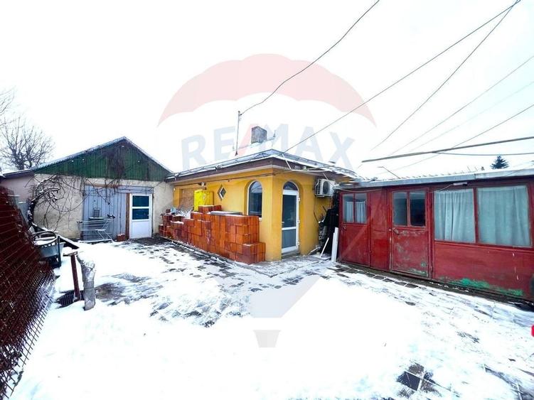 Casă / Vilă cu 2 camere de vânzare  în zona Tache - 1