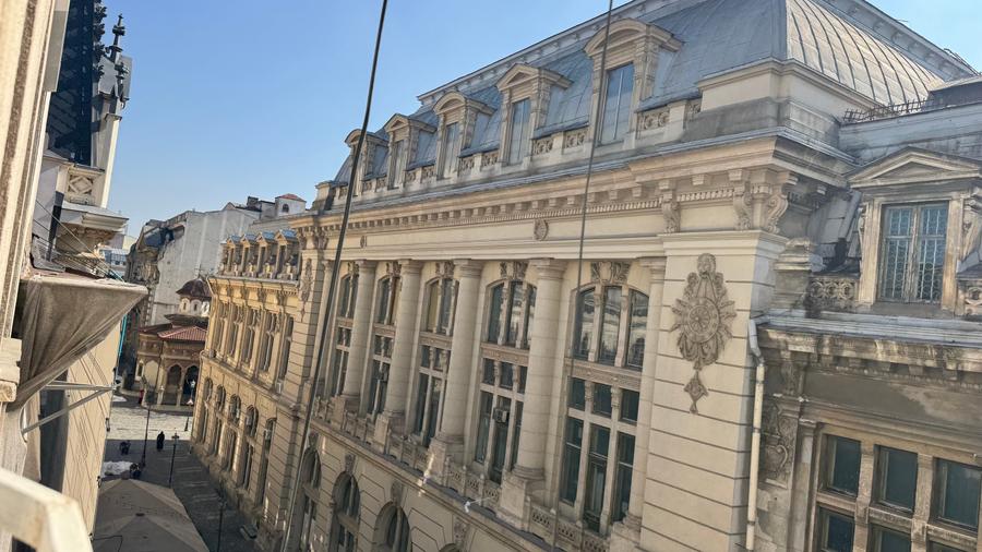 Vis avis cladire CEC, bloc 1980, unic, f. rar in piata - 17