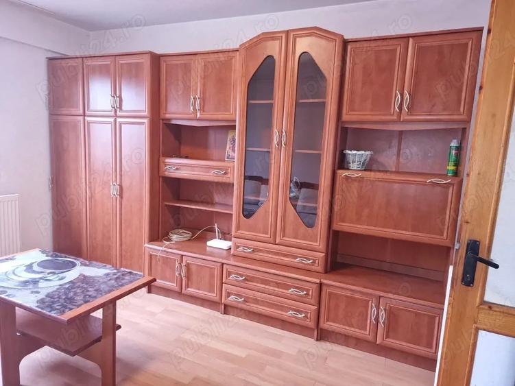 Inchiriez camera de camin cu bucatarie si baie - 7