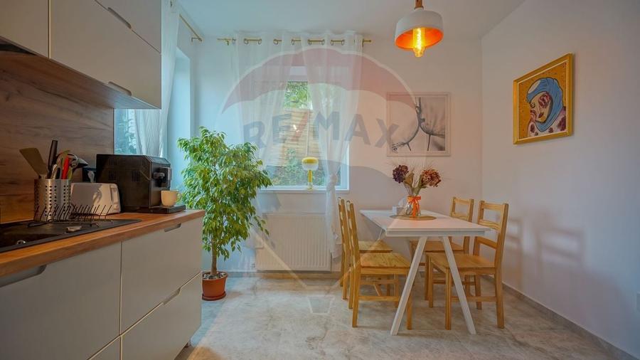 Apartament cu 3 camere in casa, curte proprie si garaj - 10