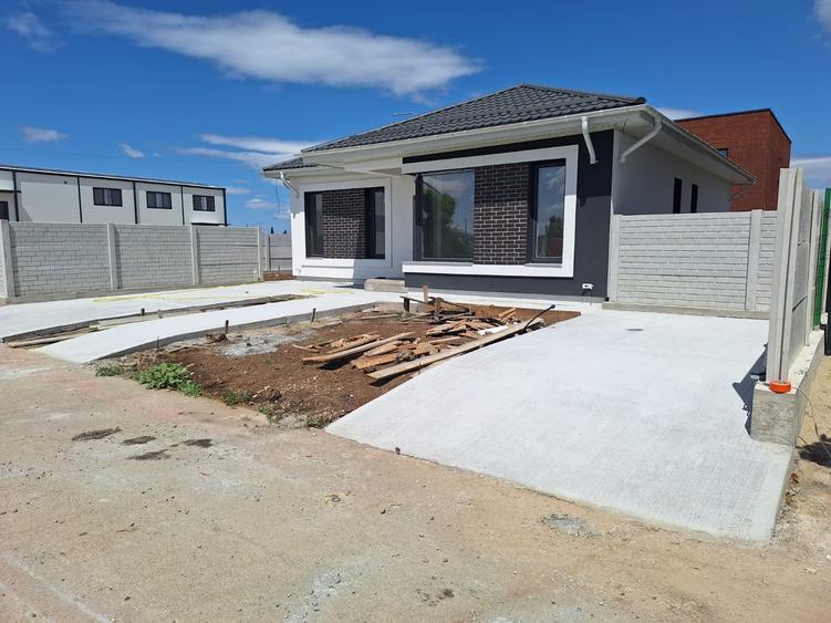 CASA  IN COMPLEXUL REZIDENTIAL BAVARIA - 1