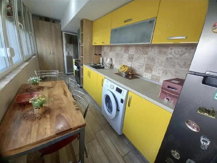 Apartament cu 3 camere decomandat în Central