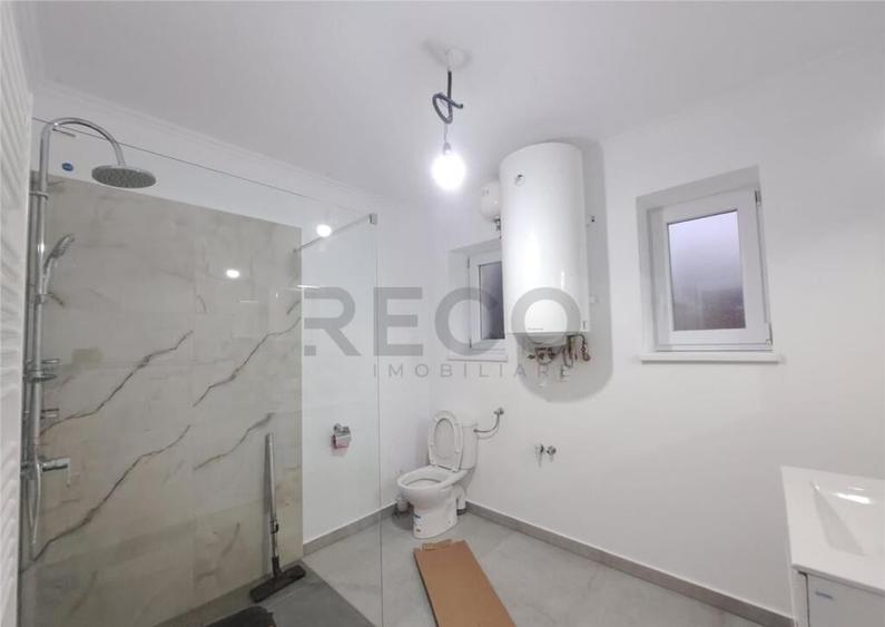 Apartament cu 3 camere , decomandat , cu 2160 mp teren intra - 9