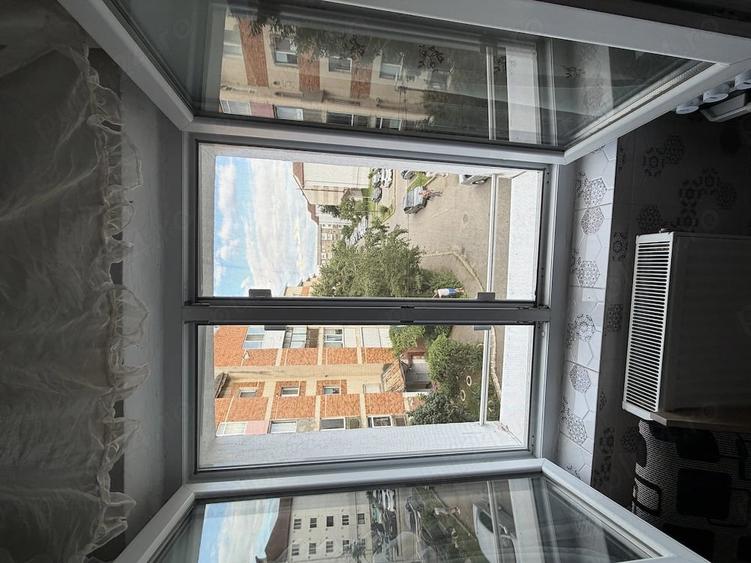 Apartament cu 2 camere decomandat în Micro 6