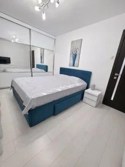 Apartament cu 3 camere semidecomandat, mobilat în Gorjului