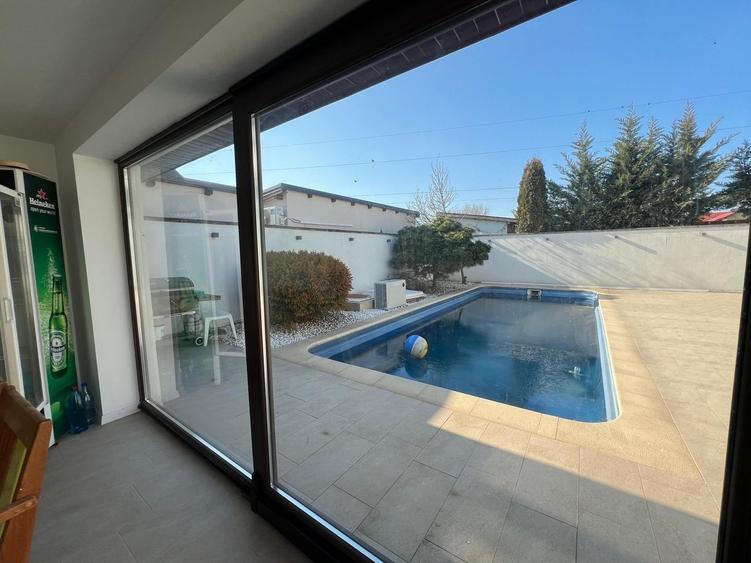 Vila superba cu piscina si anexa camera hobby - 1