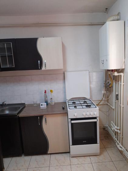 Inchiriez apartament 1 camera,comfort 1 de 38 mp la parter. - 2