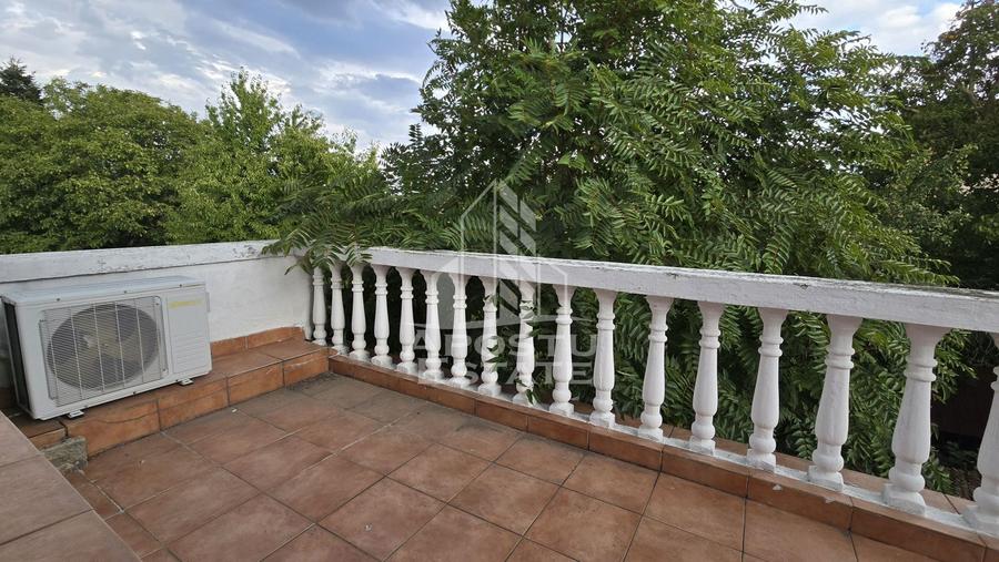 Duplex cu 5 camere si 3 bai, centrala proprie, zona Lipovei - 1