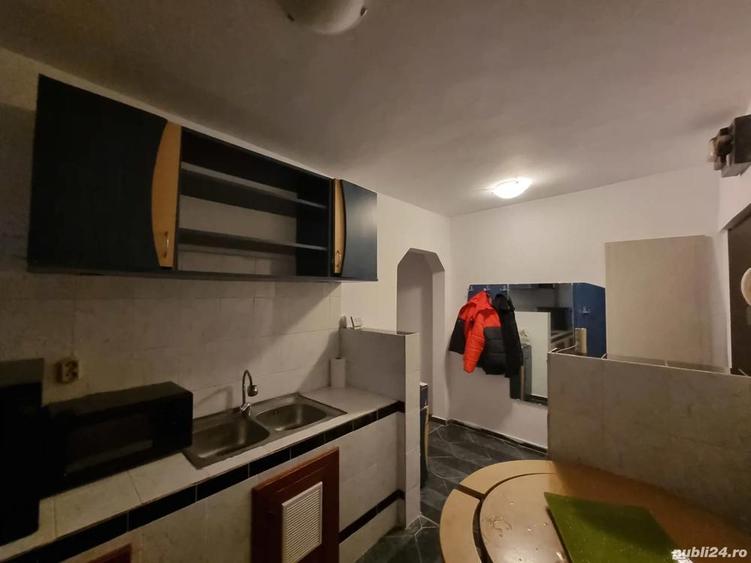 PROPRIETAR vand apartament decomandat 2 camere - 2