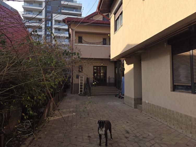 Crangasi - 3 minute Metrou - Casa p+1+mansarda  + curte 800 mp - Anul  2018 - 1