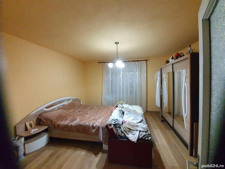 casa de vanzare la ?ara,cu 5 dormitoare - 1