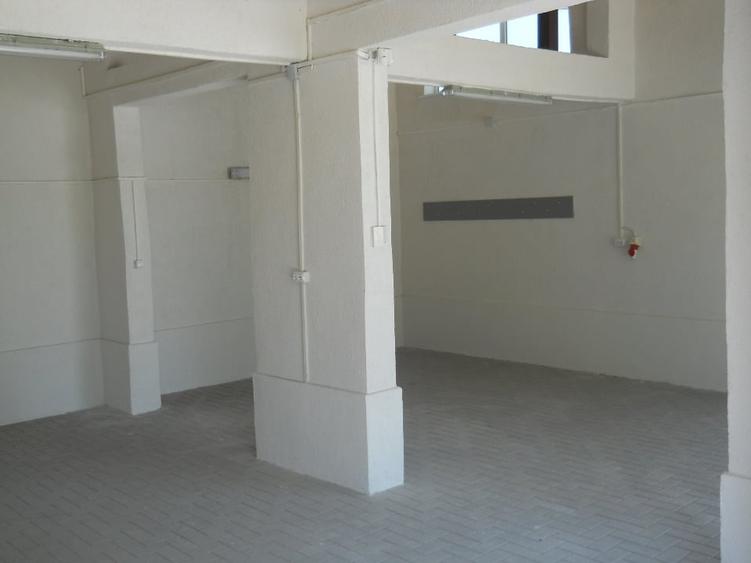 Inchiriez  2 garaje  si  locuri parcare acoperite Tatarani - 3