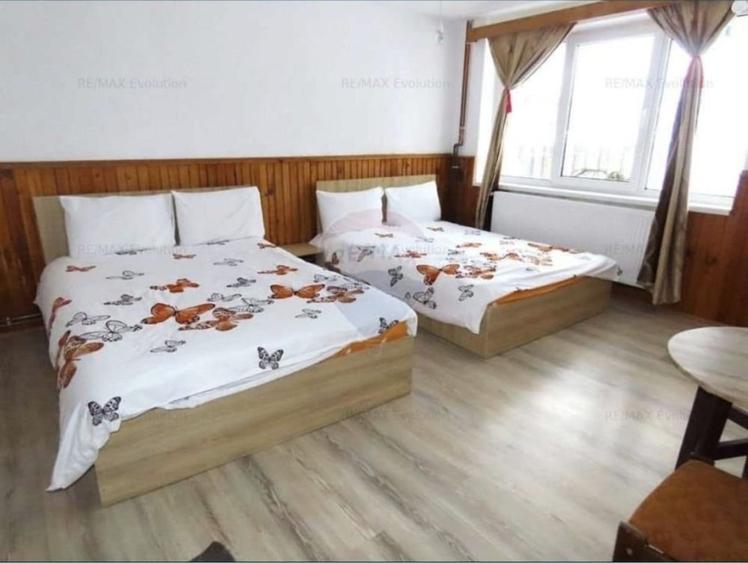 Proprietar inchiriez vila in centrul Predeal - 6