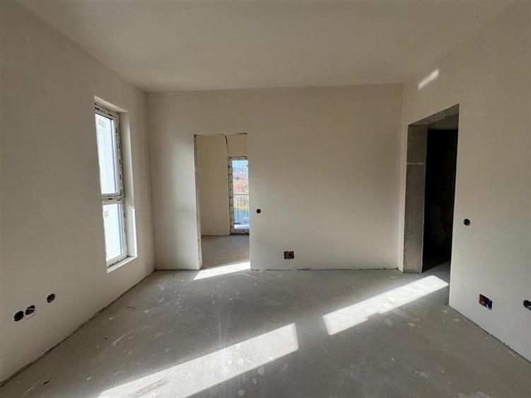 Casa Unifamiliala  Parter + Etaj , situata in Floresti! - 15