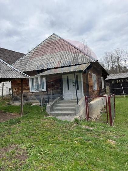 Casă individuală cu 2 camere cu Teren 4890 Mp în Hărnicești