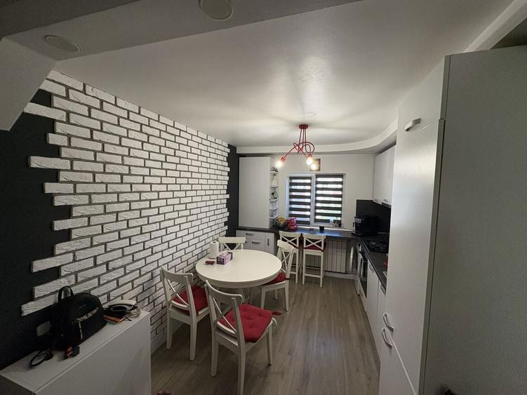 De vanzare / 3 camere / 2 balcoane / 2 bai - 215.000 Euro - 7