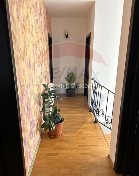 DE VANZARE Casa / Vila cu 4 camere Berceni