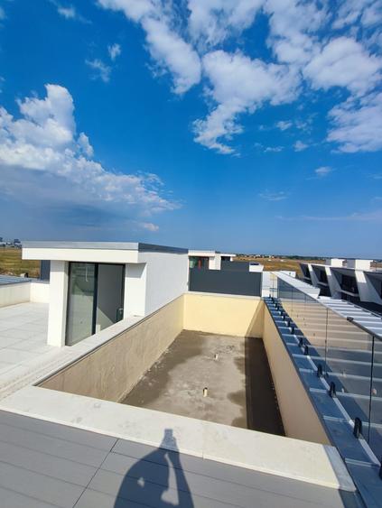 Vila P+2E-Dezvoltator-Sc 344 mp+terasa 106 mp+piscina 21 mp - 11