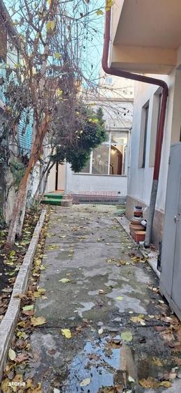 Apartament cu 4 camere în Calea Călărașilor