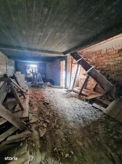 Casă cu 4 camere cu Teren 284 Mp în Iorga