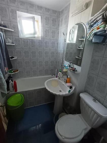 Apartament cu 4 camere decomandat în Obor