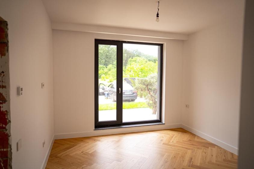 Casă cu 4 camere în Săftica