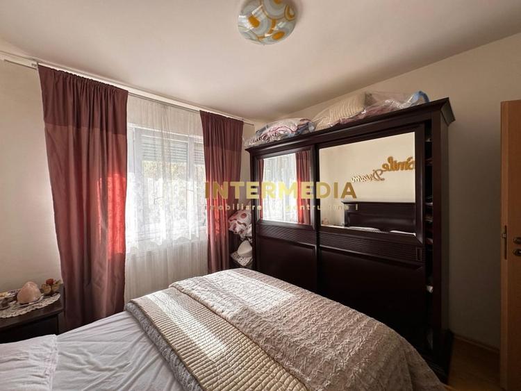 Apartament cu 2 camere decomandat, mobilat în Cetate